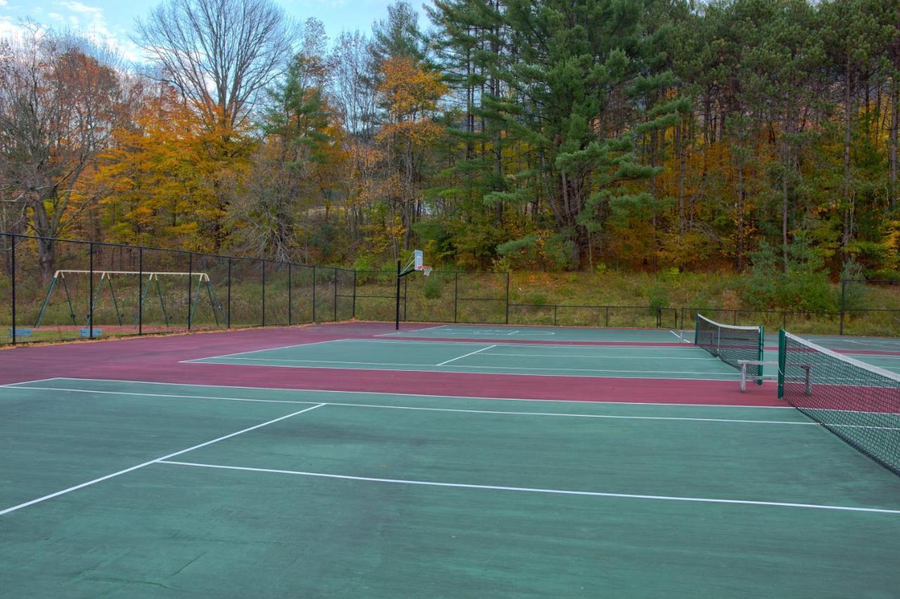 Holiday Inn Club Vacations Mount Ascutney Resort, An Ihg Hotel Brownsville Exterior photo